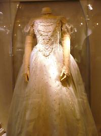 original movie white queen dress