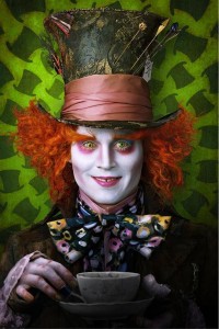 Official-Released-Image-of-Johnny-Depp-as-The-Mad-Hatter-in-Tim-Burton-s-Alice-In-Wonderland-johnny-depp-6794424-490-735